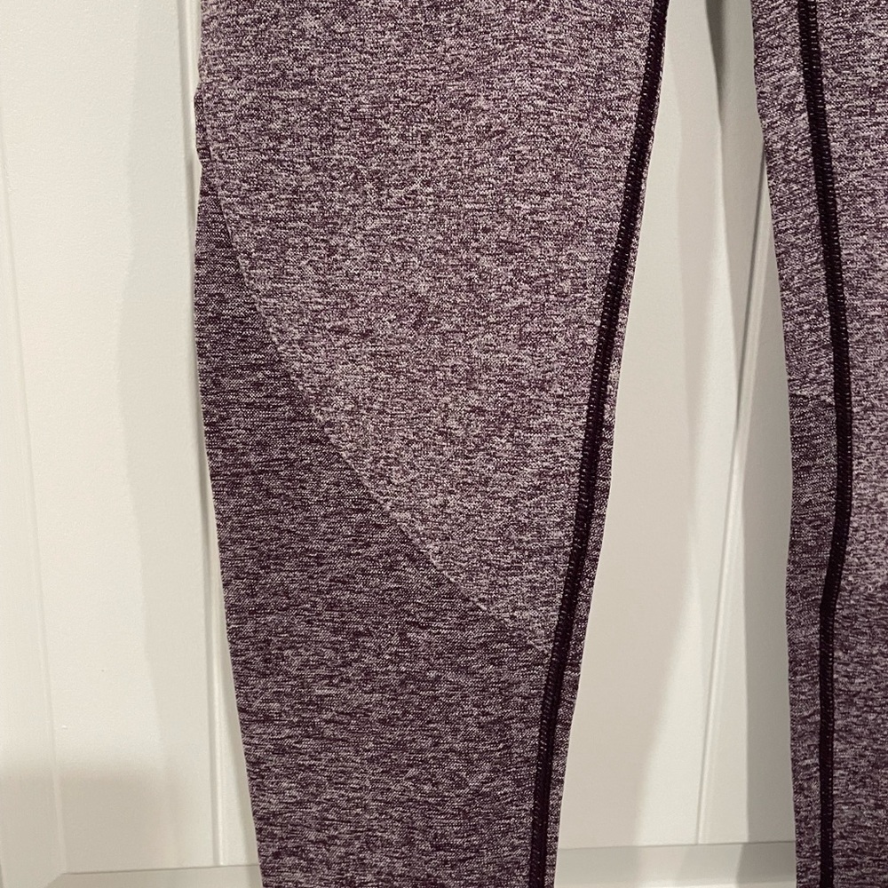 Gymshark Flex Leggings-Ruby. Size: M - image 2